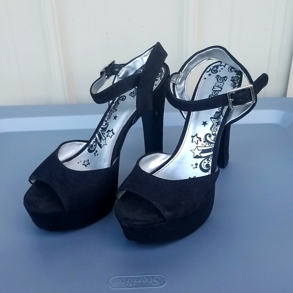 Brash chunky stiletto peep-toe strappy heels